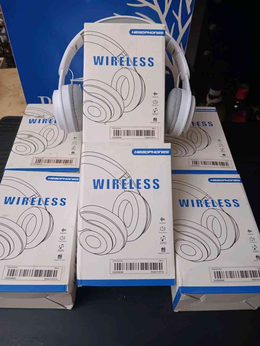 COLOURFUL WIRELESS ADJUSTABLE HEADPHONES