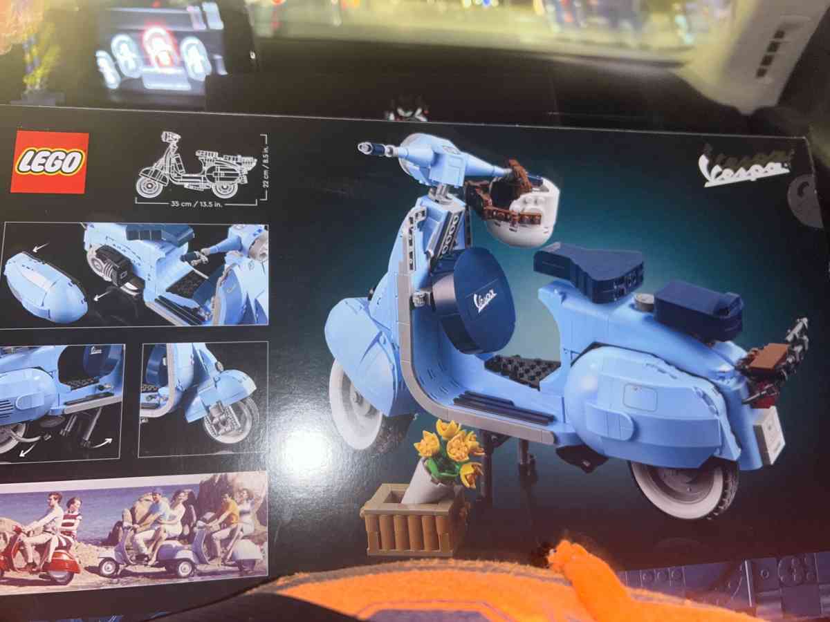 Vespa Lego set