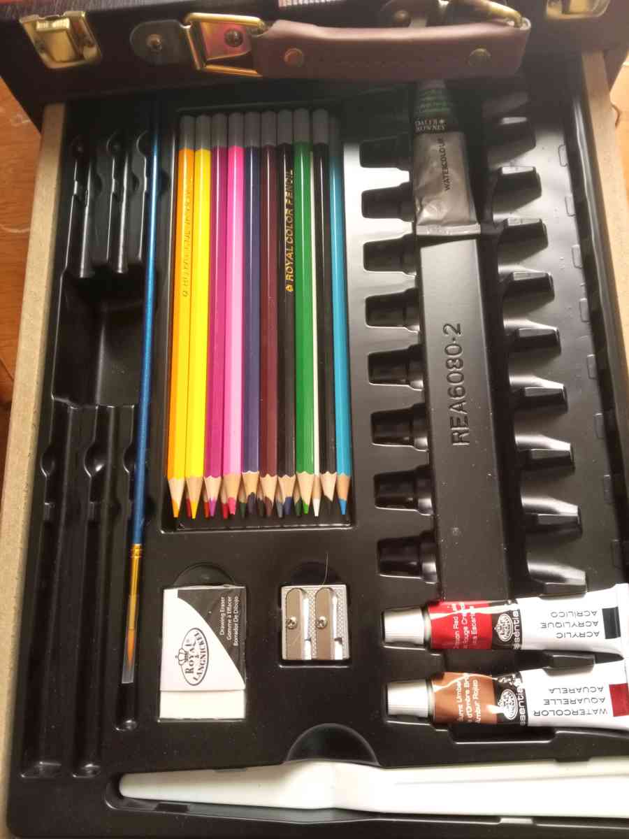 Travel easel complete with supplies