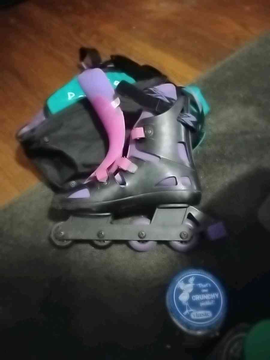 street force the new breed SENECA ROLLER BLADES SIZE12 WITH