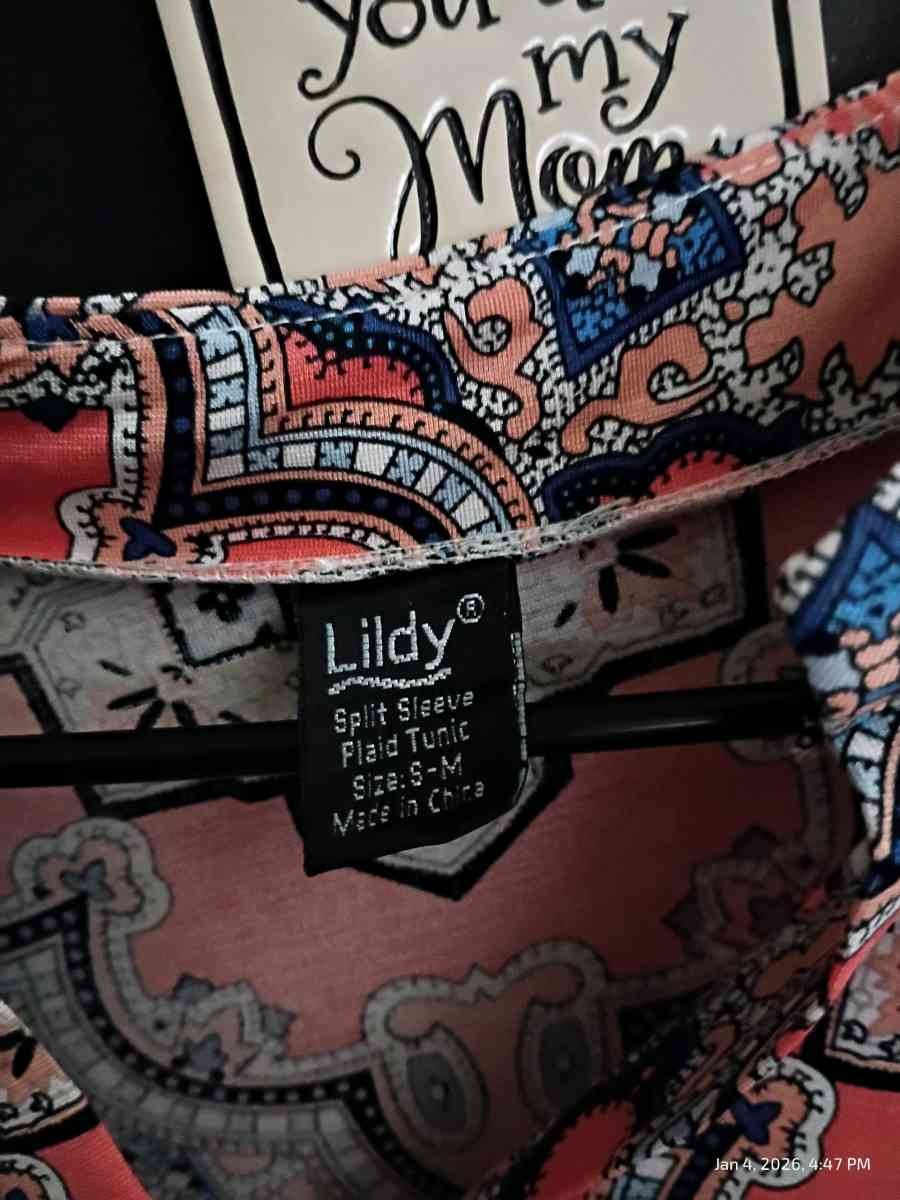 3 quarter length sleeves shirt