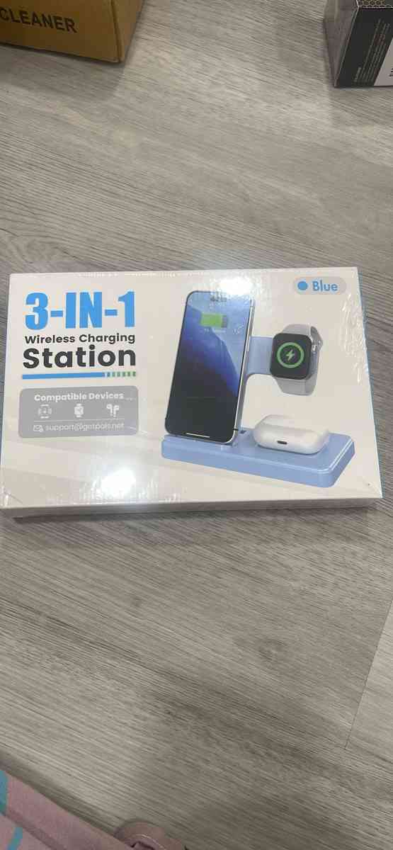 Wireless Charging Station for Apple Devices