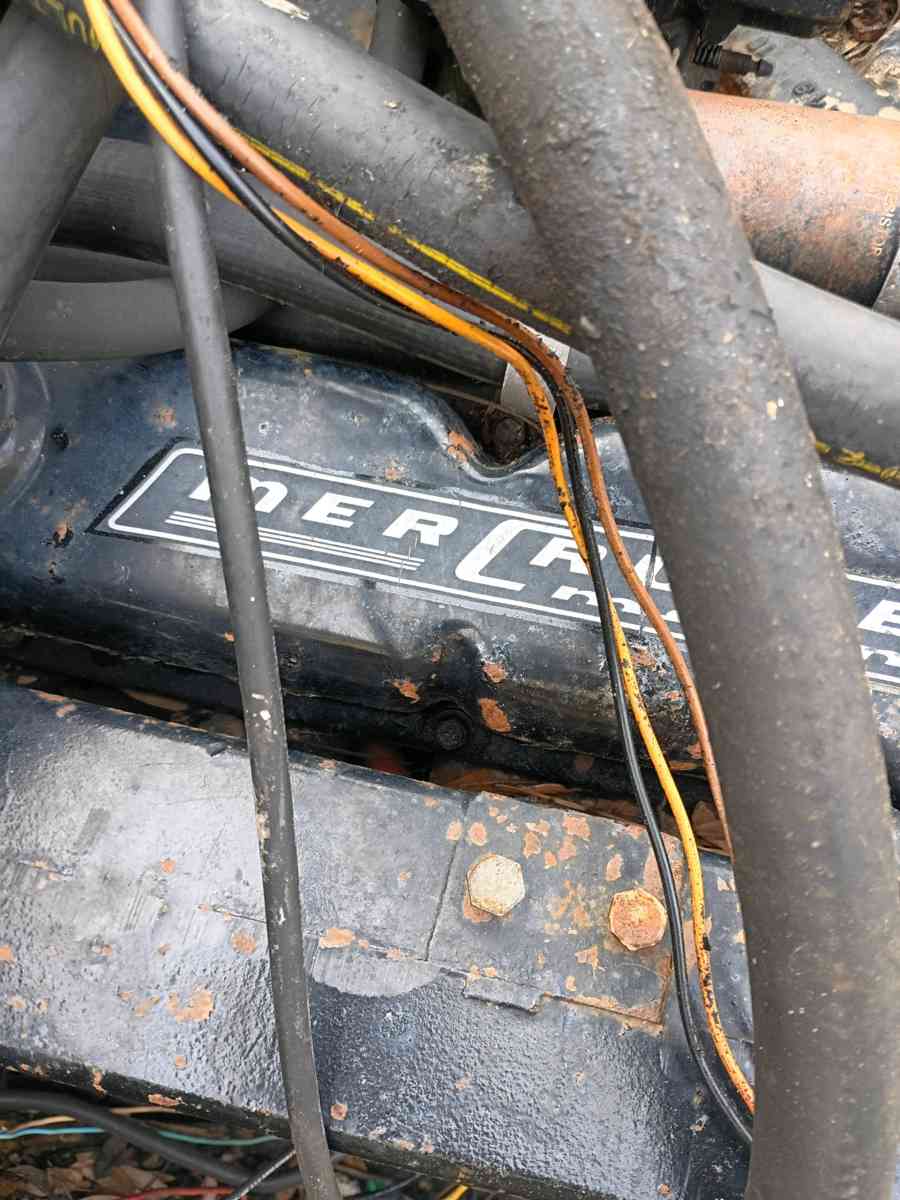 233 Mer cruiser with a 351w block 79model tbygvvggggg1t