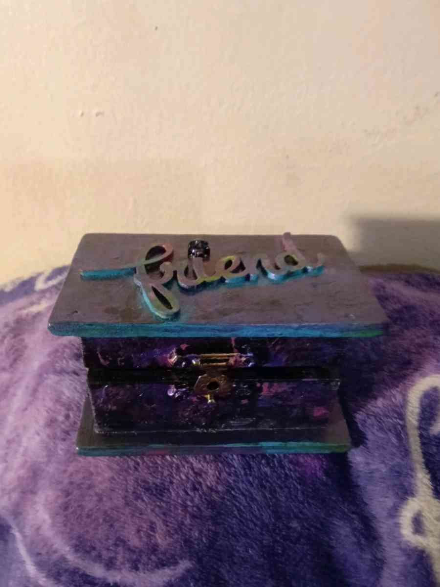 friends trinket box