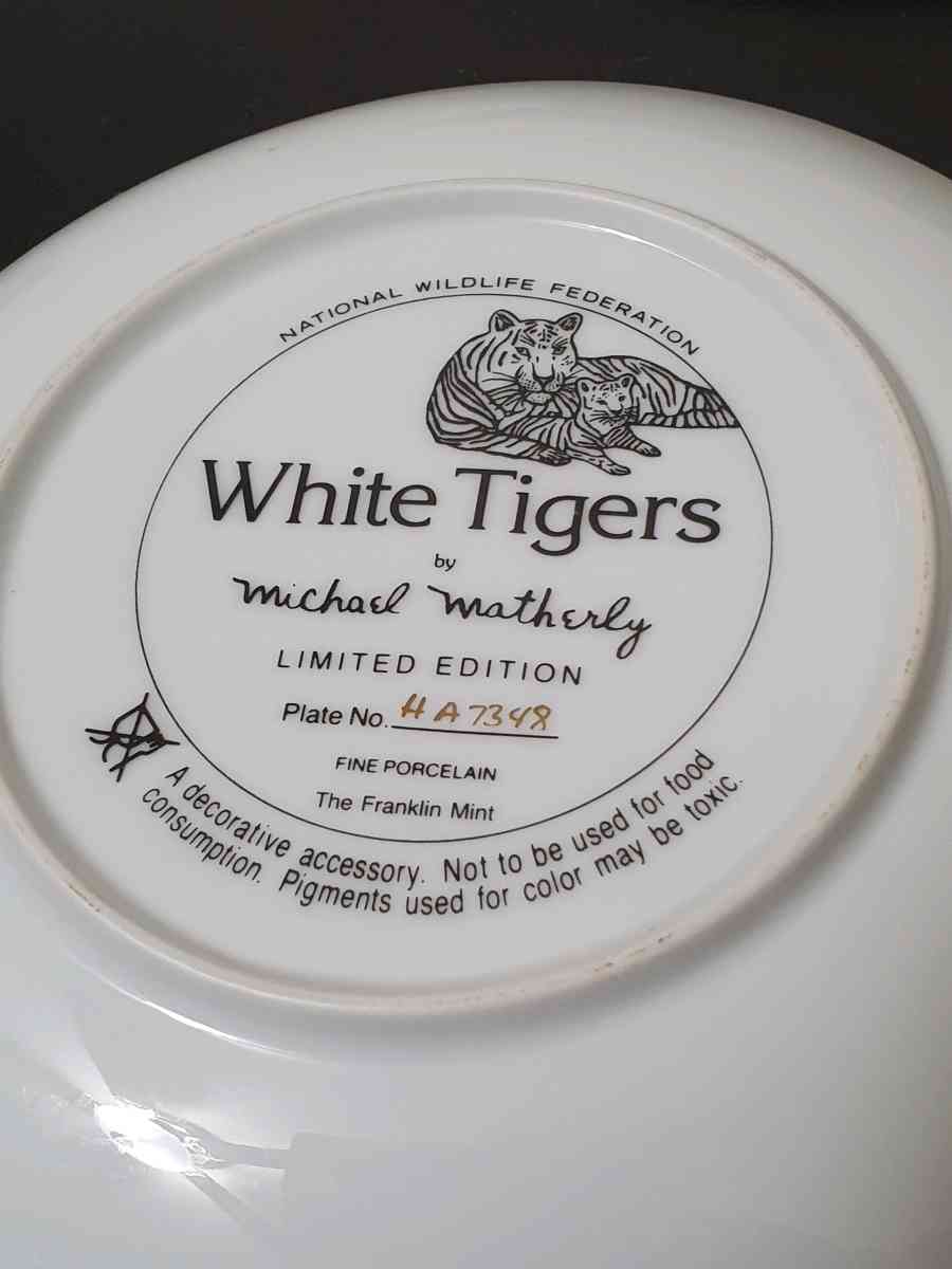 Vintage National Wildlife Federation WHITE TIGERS Plate TFM