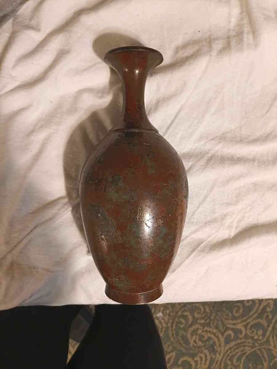 Japanese bronze vase with marblelized patina