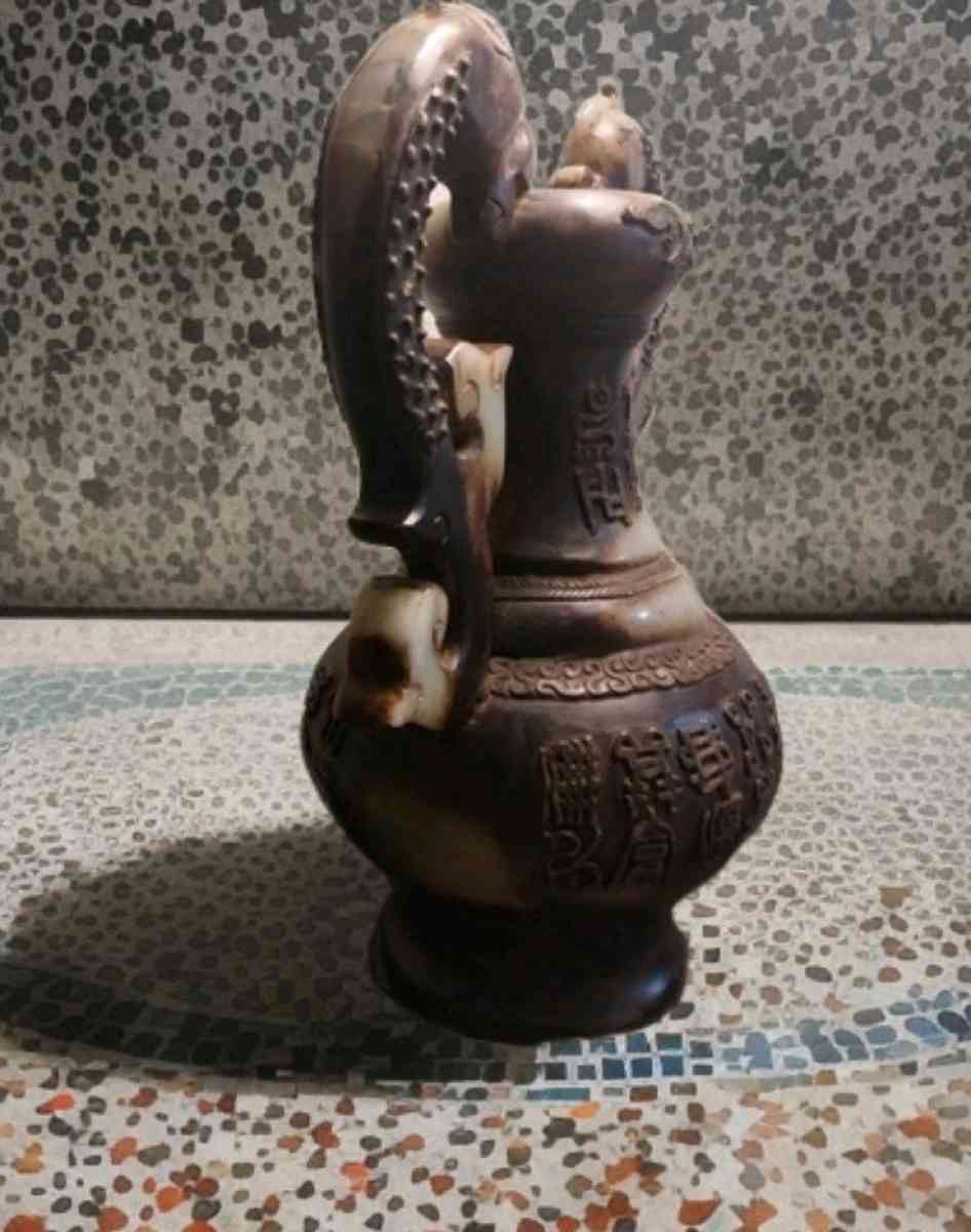 Chinese dragon vessel