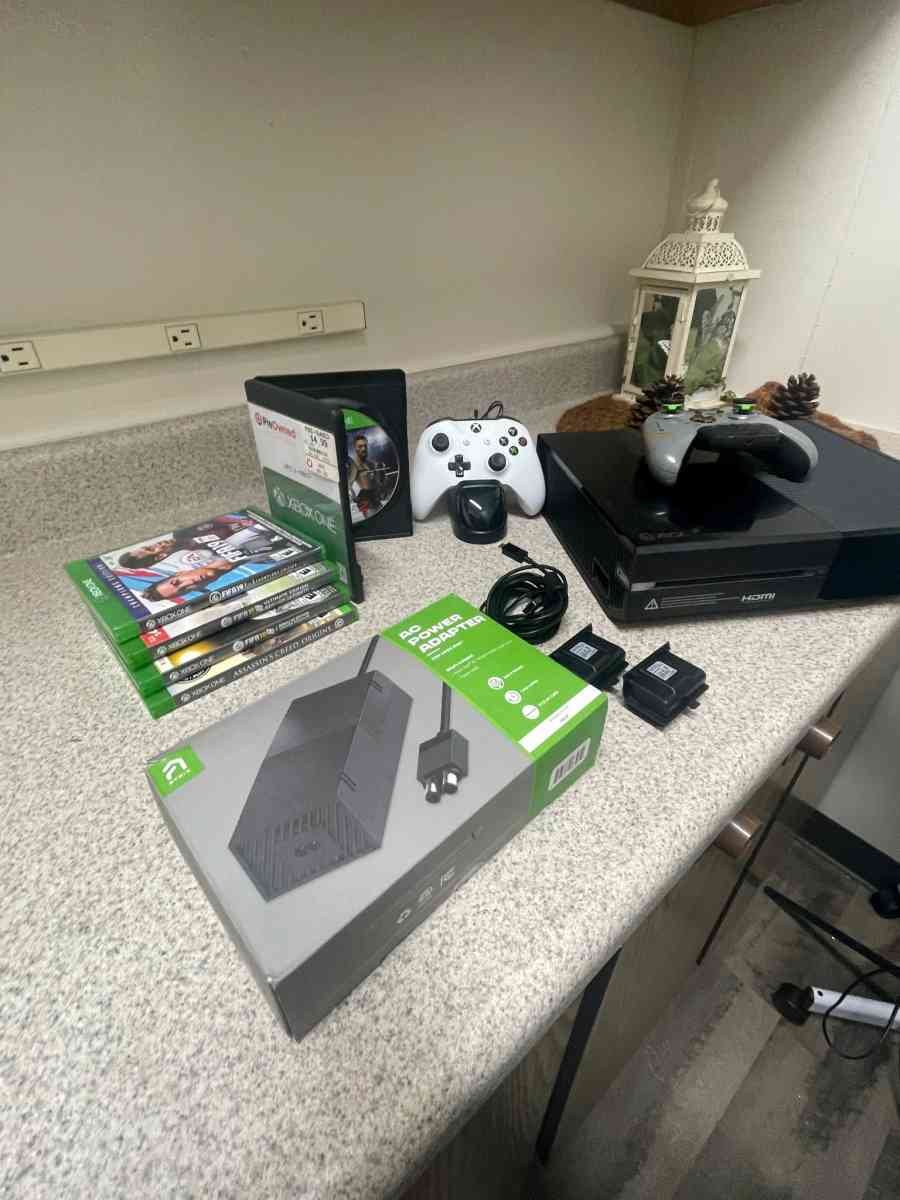 X BOX ONE 2013 CONSOLE 8TH GENERATION