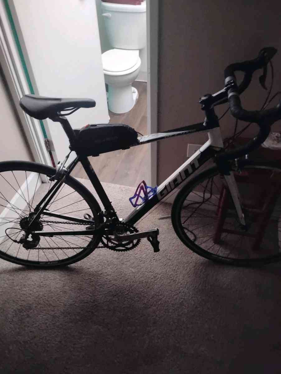 giant defy road bike