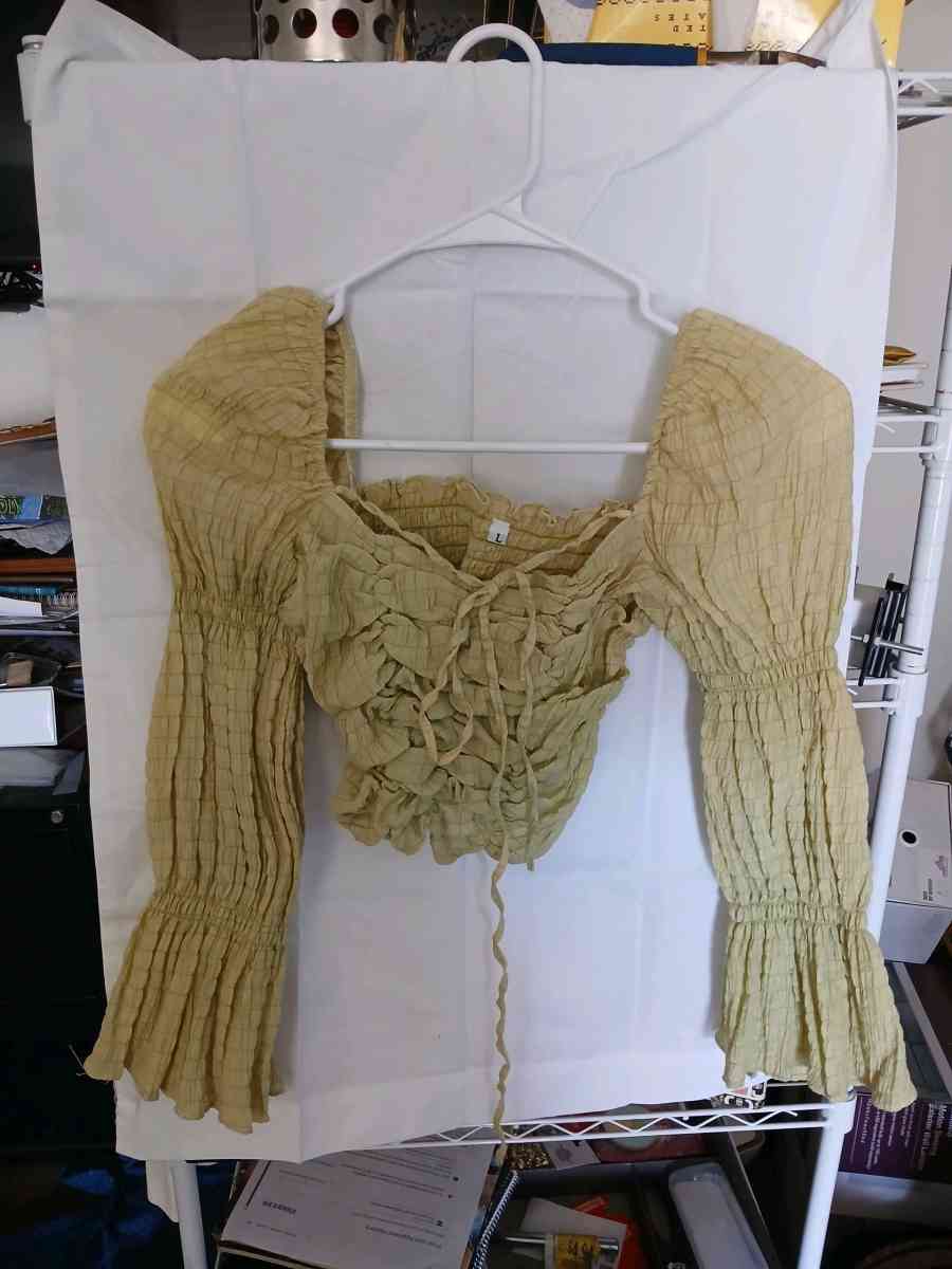 Womans Shirt Puffy Shoulders