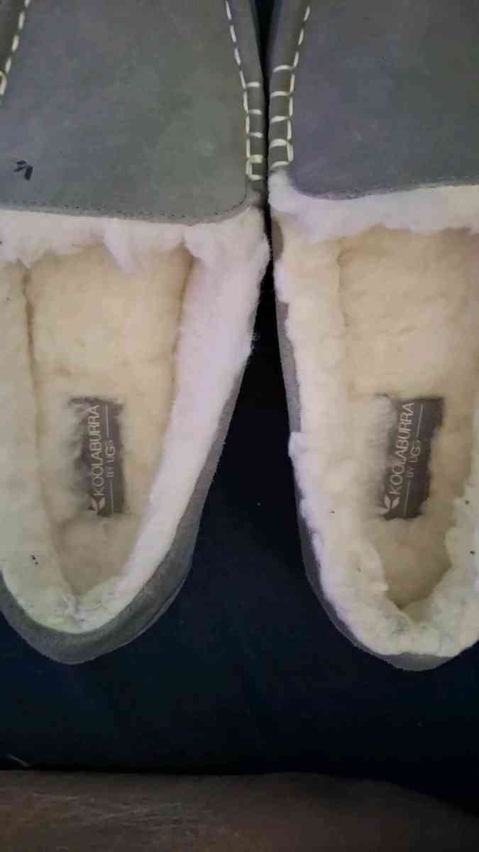 Koolaburra by UGG moccasins
