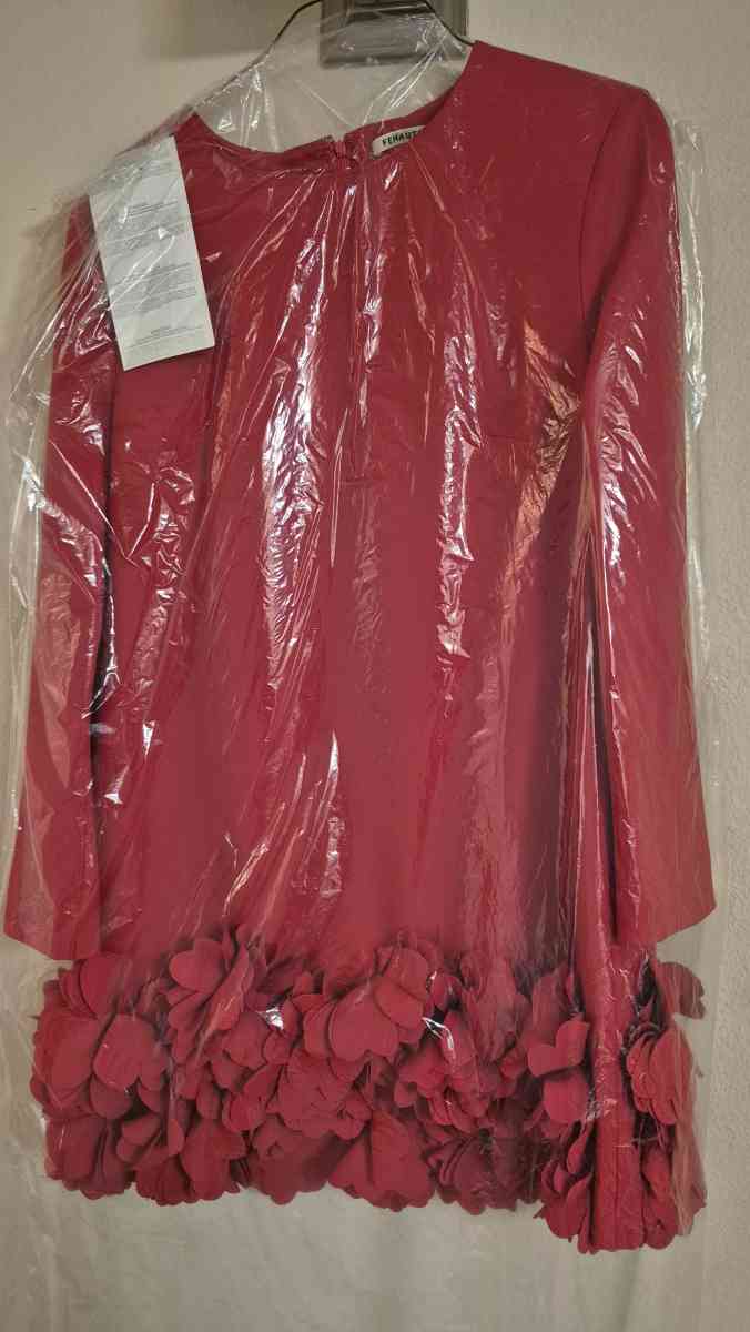 Fehaute red dress