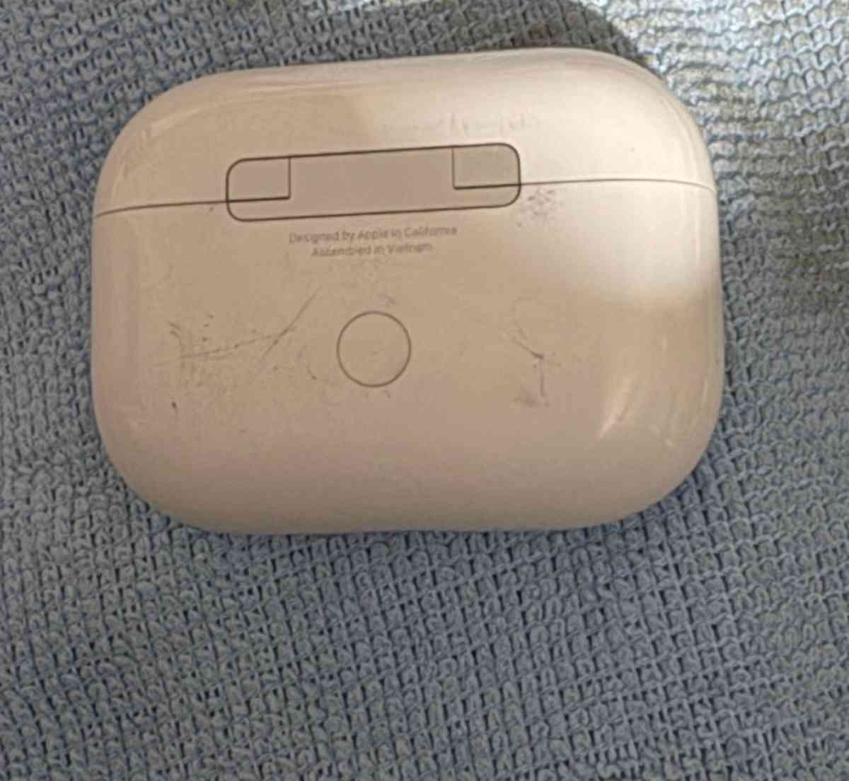 AirPods Pro 2nd generation with MagSafe Charging Case USBC