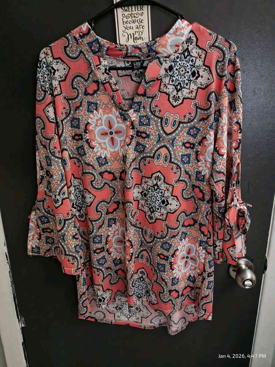 3 quarter length sleeves shirt