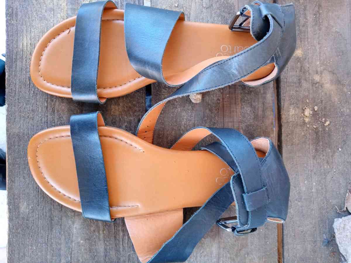 Womens Branco Sarto sandles like new