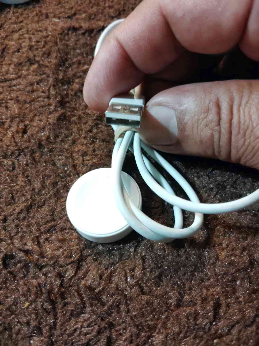 apple watch magnet charger N apple airpods3 left side