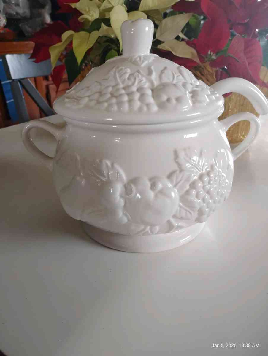 vintage bowl with spoon and lid