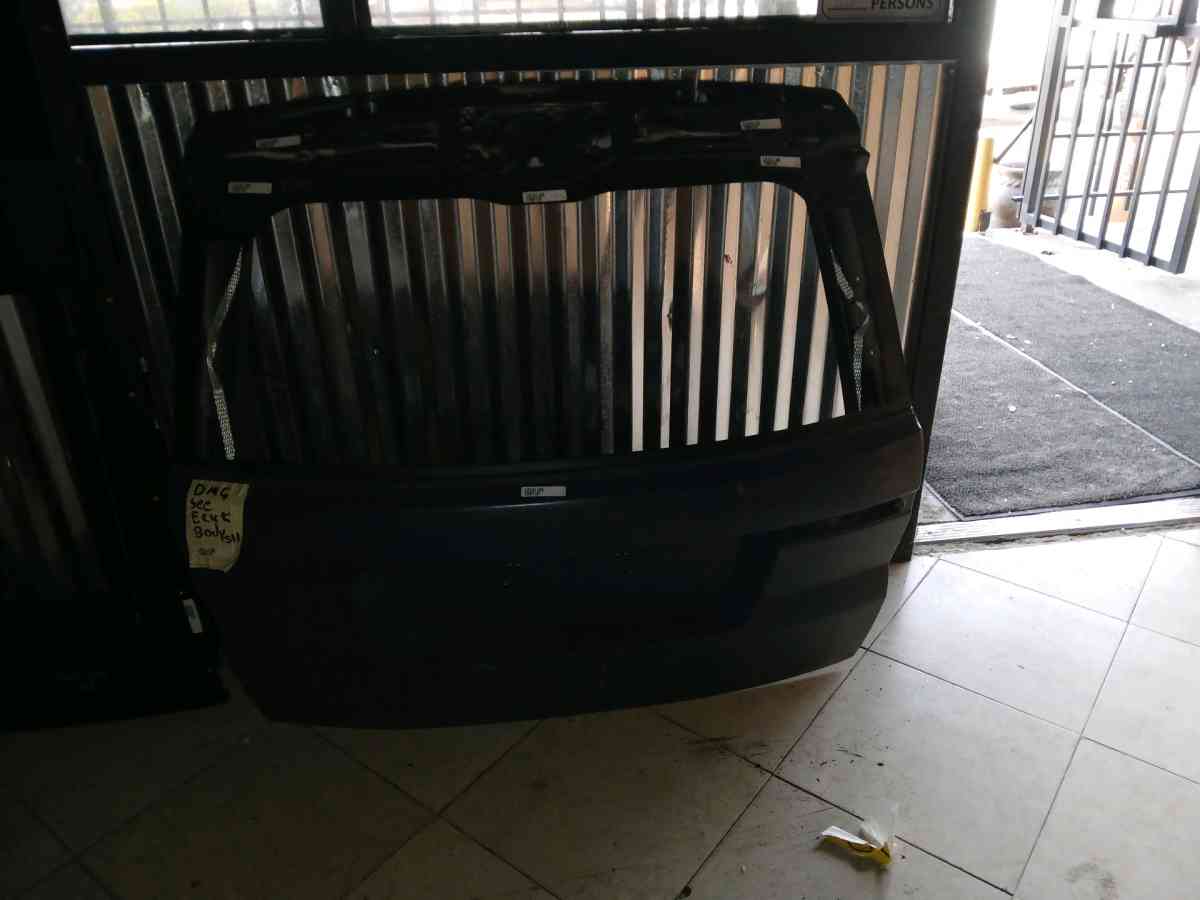 range rover windshield  back gate sunroof