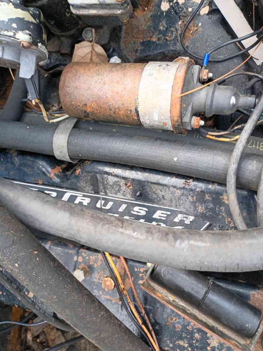 233 Mer cruiser with a 351w block 79model tbygvvggggg1t