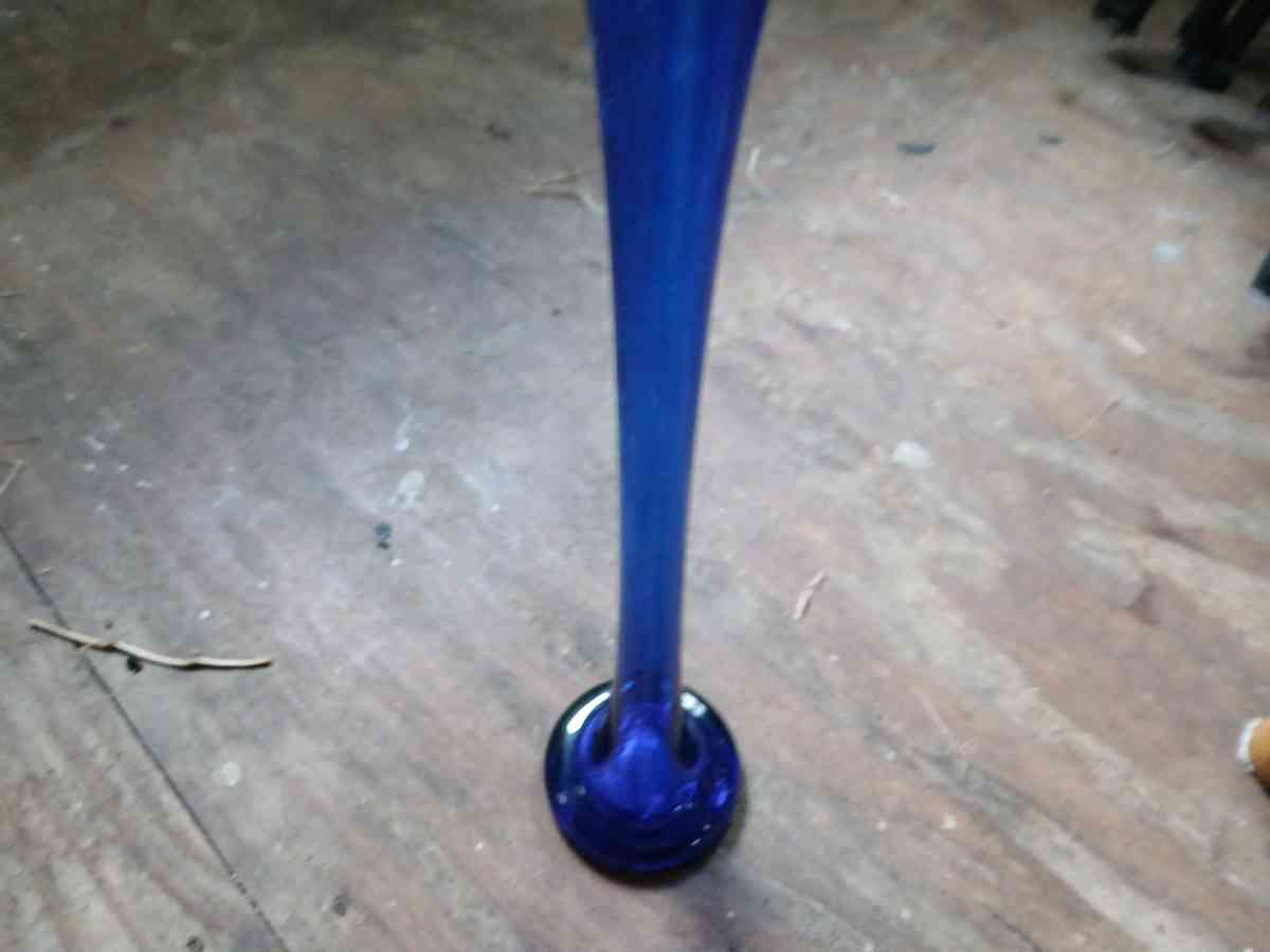 vintage bud vase colbalt with footed swirlclear