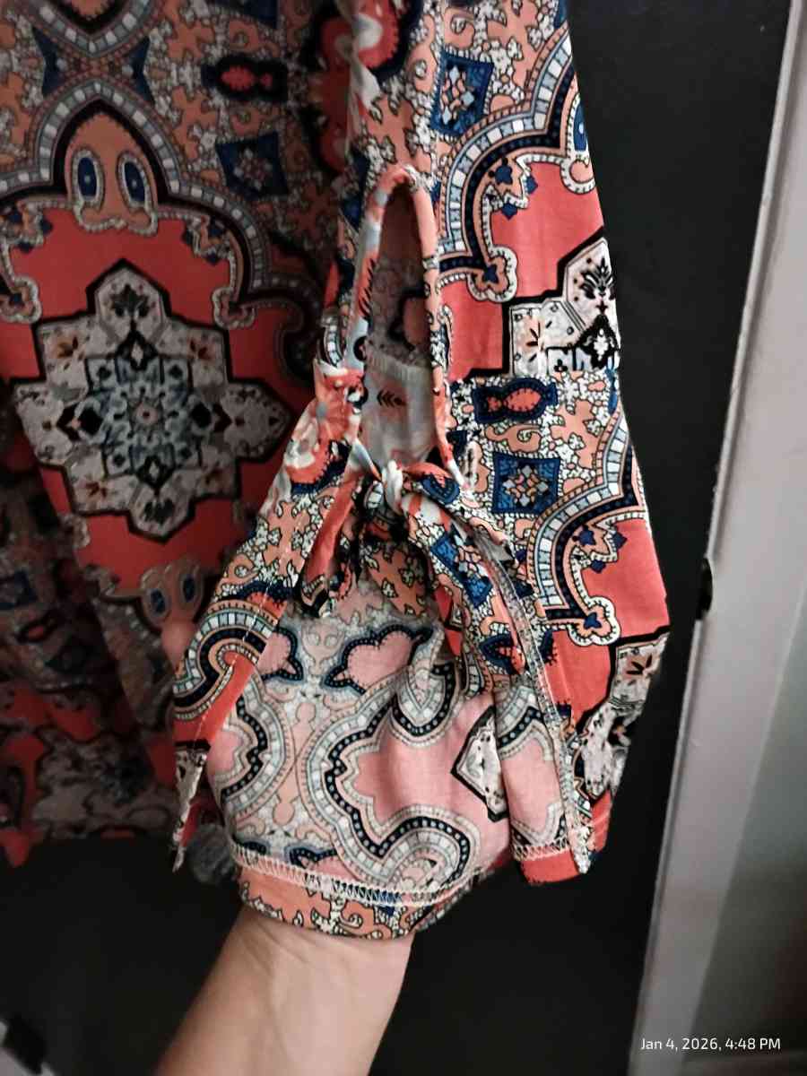 3 quarter length sleeves shirt