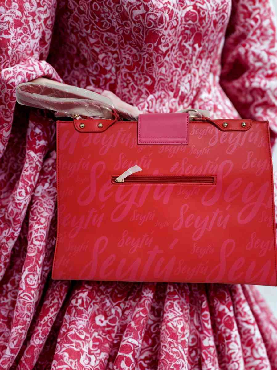 Bolso nuevo color Pink marca seytu