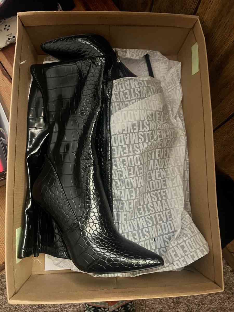 Steve Madden Glossy Black Croc Embossed Heeled Boots