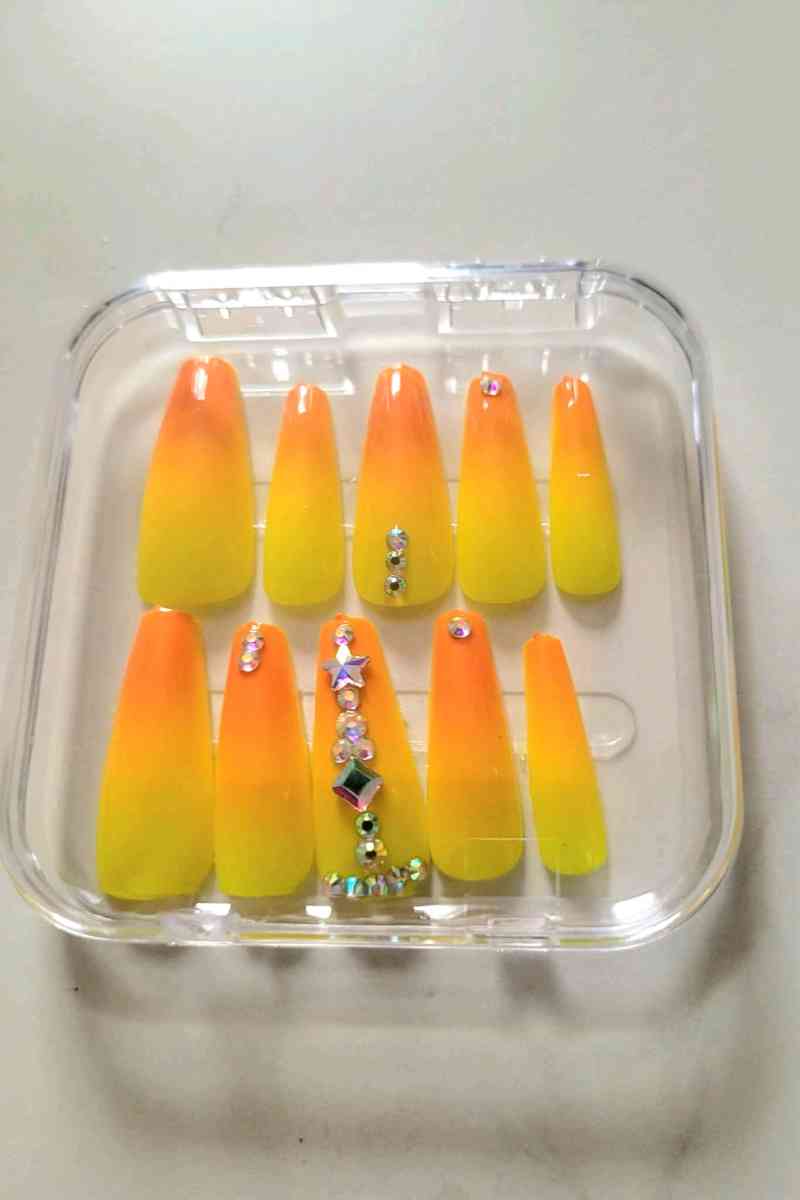 assorted press on nails