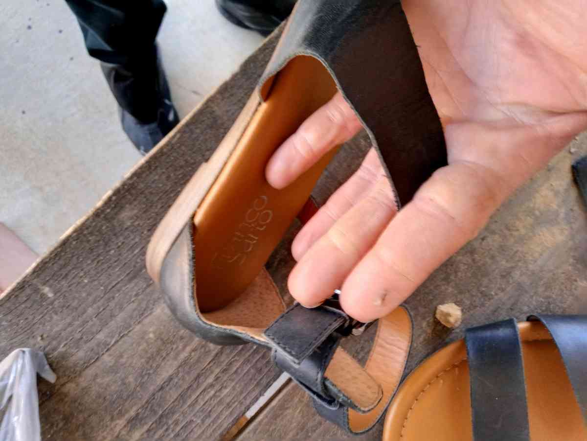 Womens Branco Sarto sandles like new