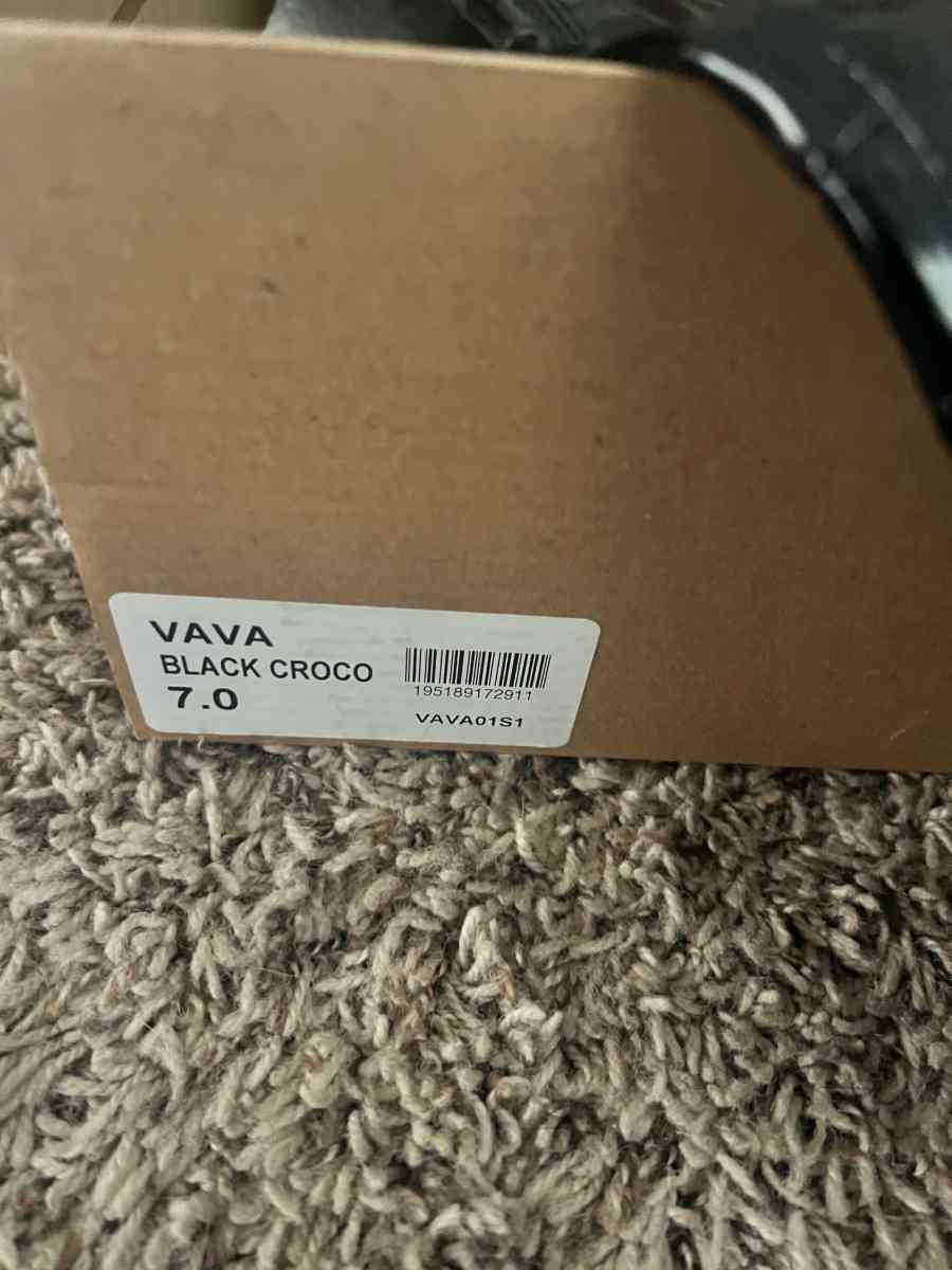 Steve Madden Glossy Black Croc Embossed Heeled Boots