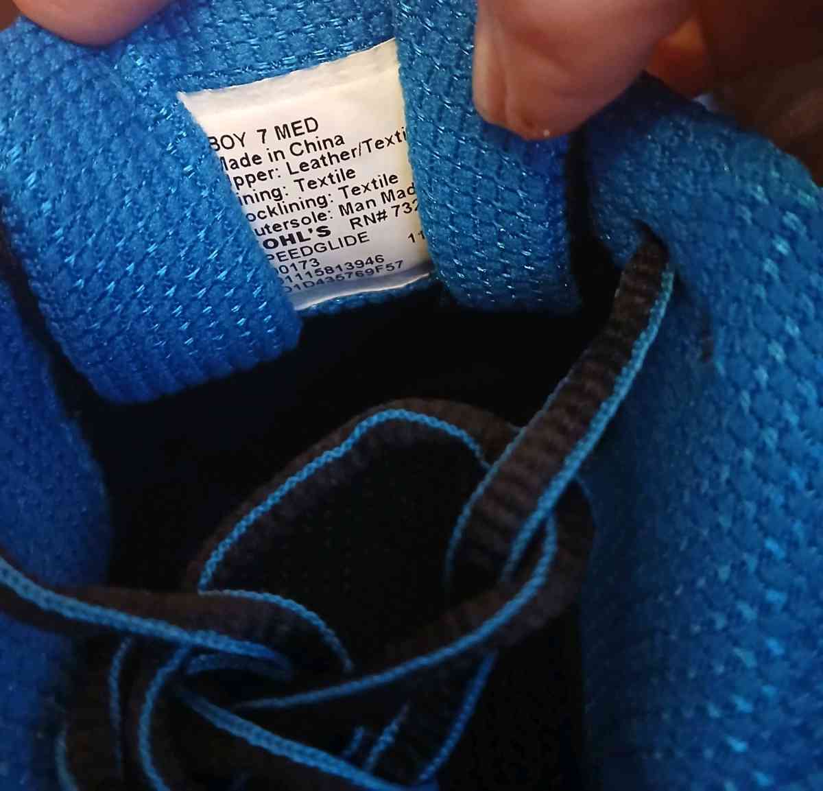 Fila black and blue tennis shoes size 7 men