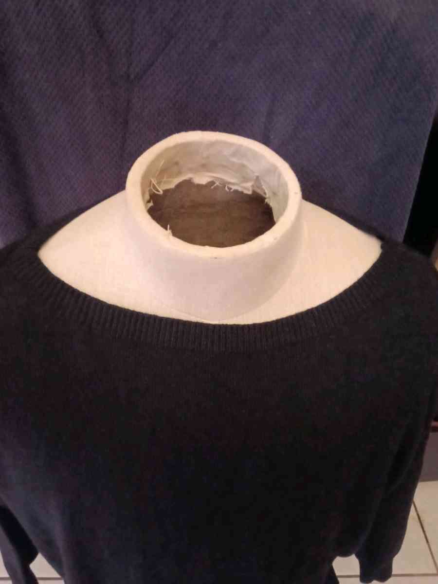 Black Cropped sweater