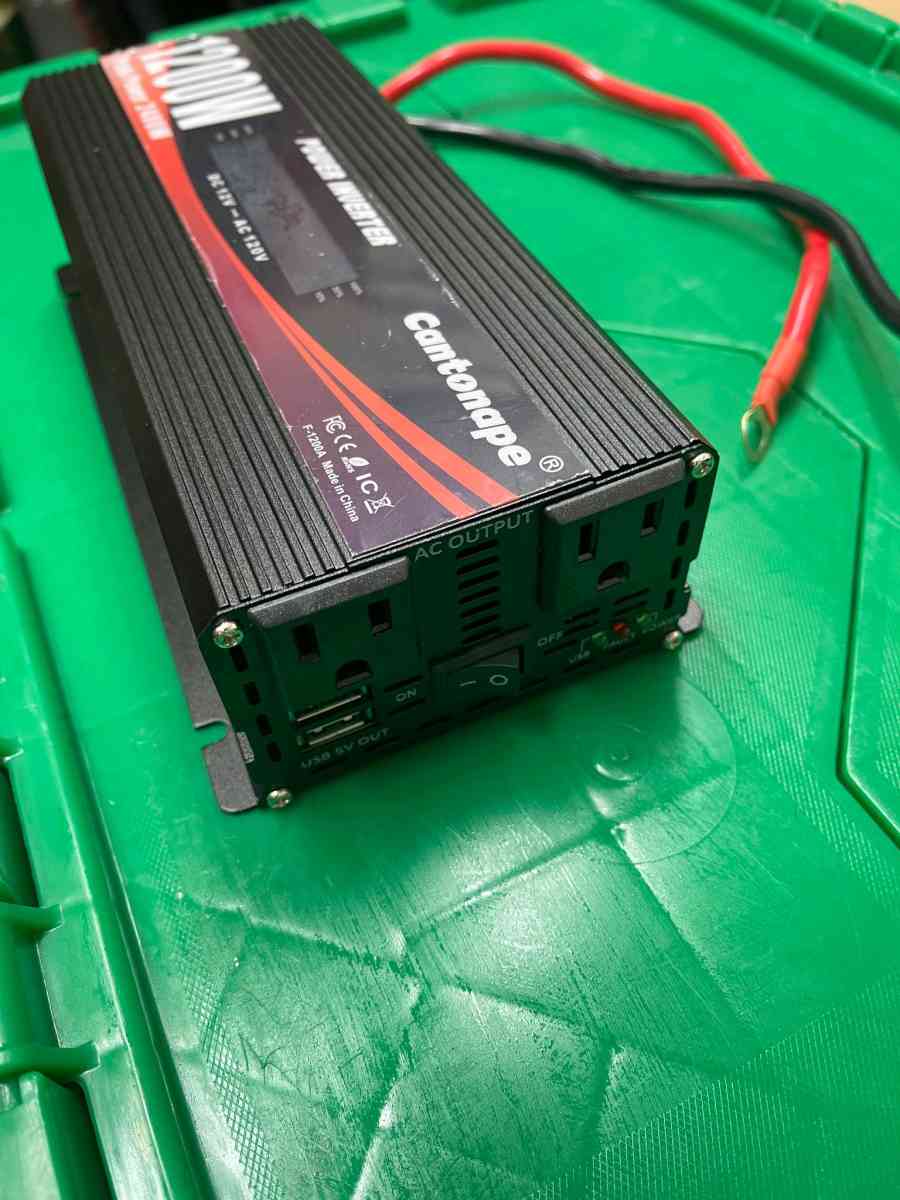 12002400W Peak Power Inverter DC 12V to 110V120V AC Converte