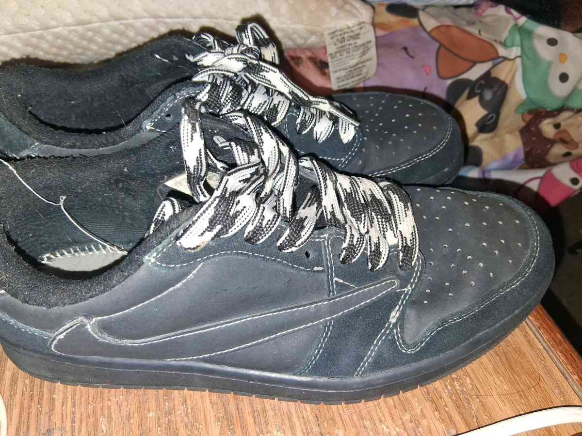 Jordan 1 retro phantoms Travis Scott edition