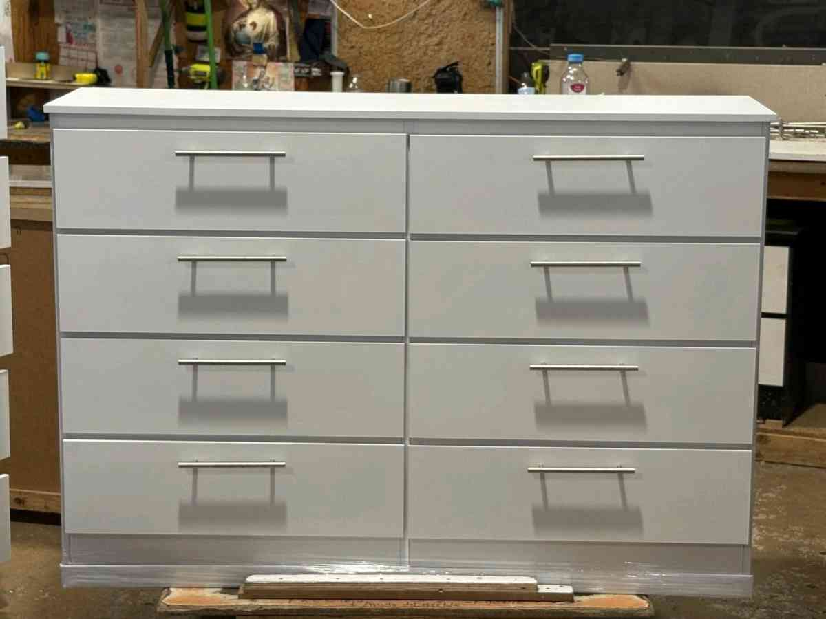 Dresser with 8 Drawers Brand New