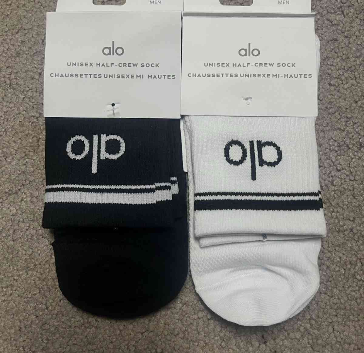 ALO Yoga Half Crew Unisex Socks Medium