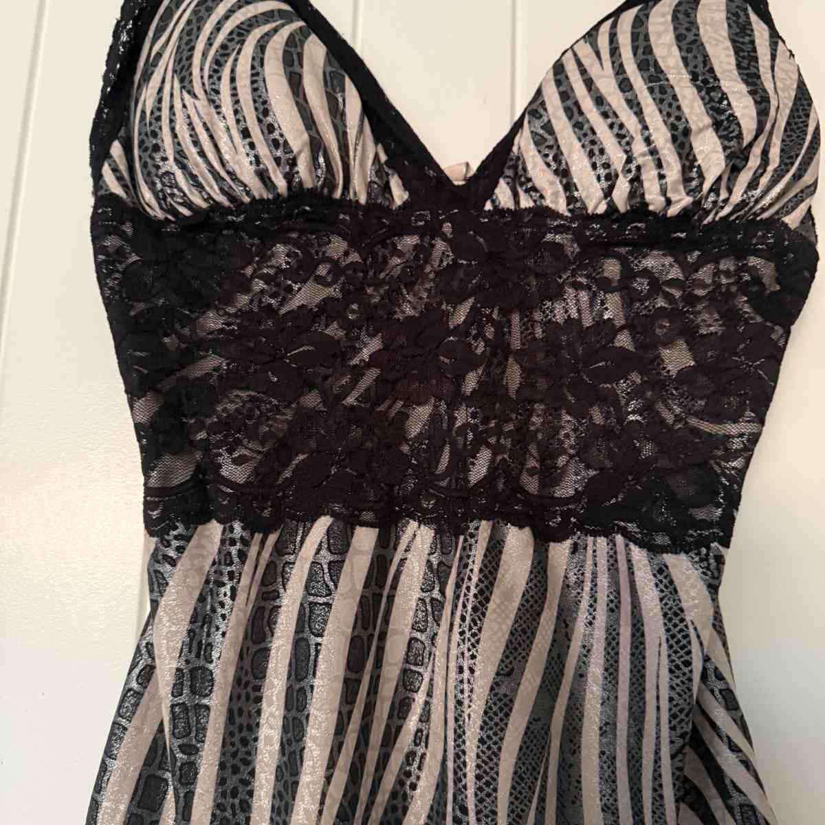 Animal Print Black Lace Tank with BuiltIn Padding S