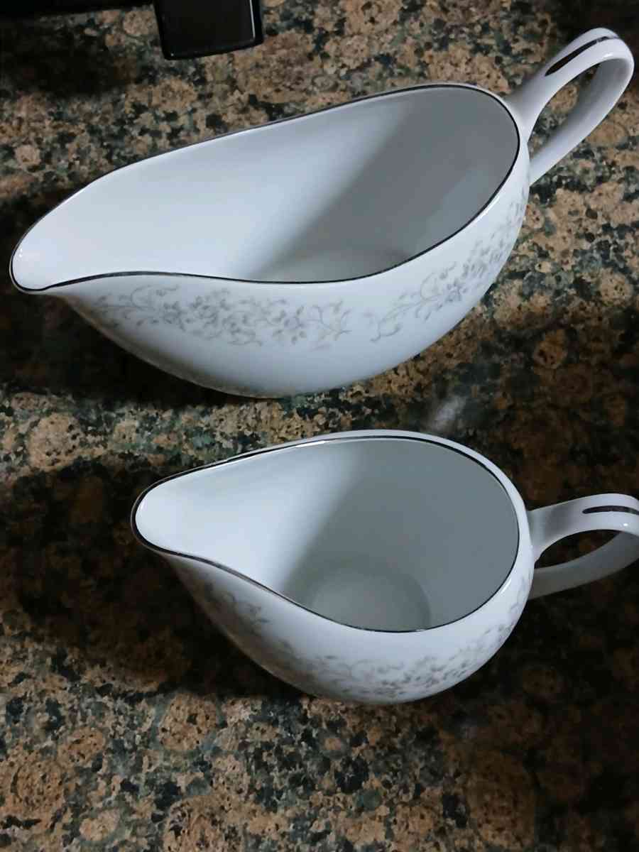 Camelot China Carousel 1315 is a twentyfourpi2307 Camelot Ca