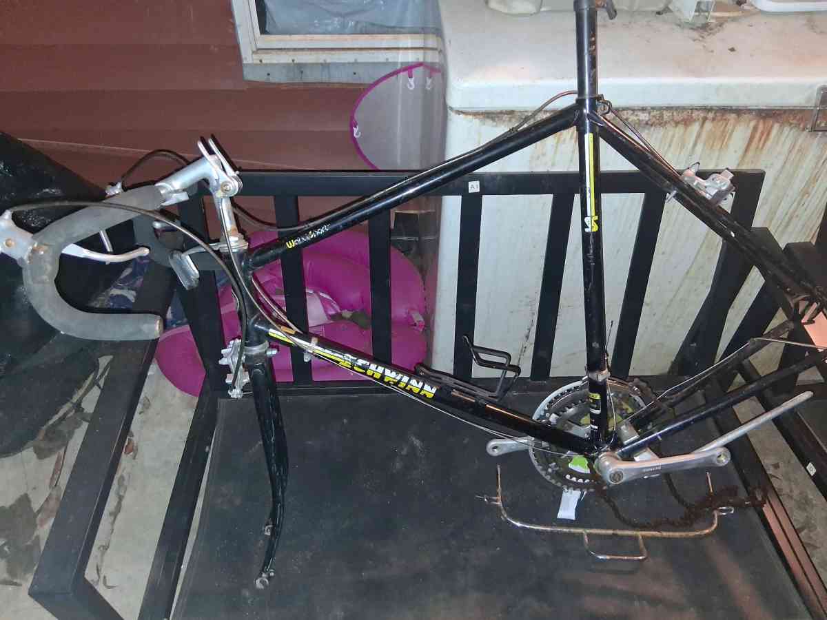 schwinn 86 world tour bycycle