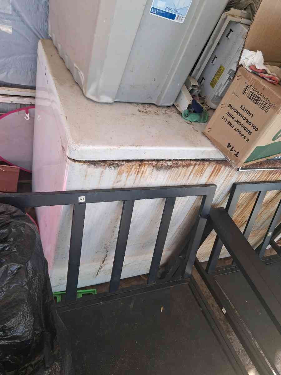 used freezerhotpoint 20 cubic infreezer 6ft