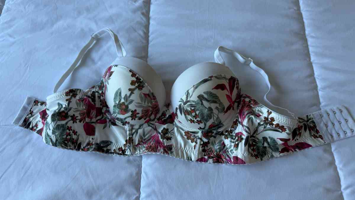 Brand New Floral Underwire Padded Bra  Ivory Cream Adjustabl