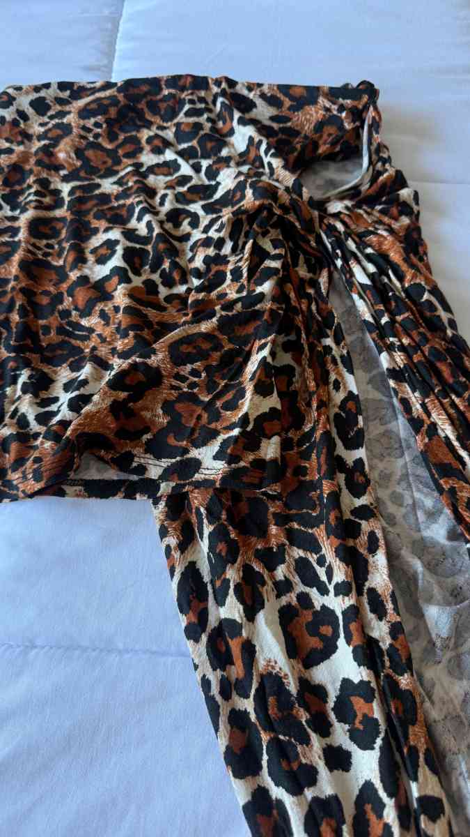 Brand New Windsor Leopard Print Asymmetrical Ruched Midi Ski