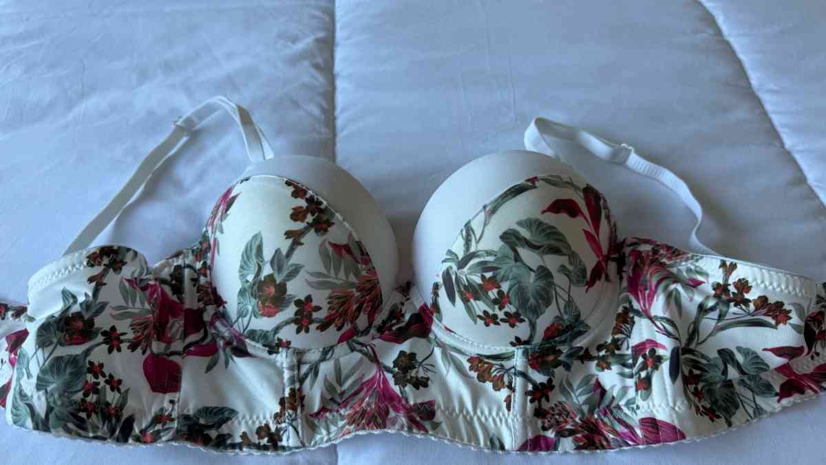 Brand New Floral Underwire Padded Bra  Ivory Cream Adjustabl