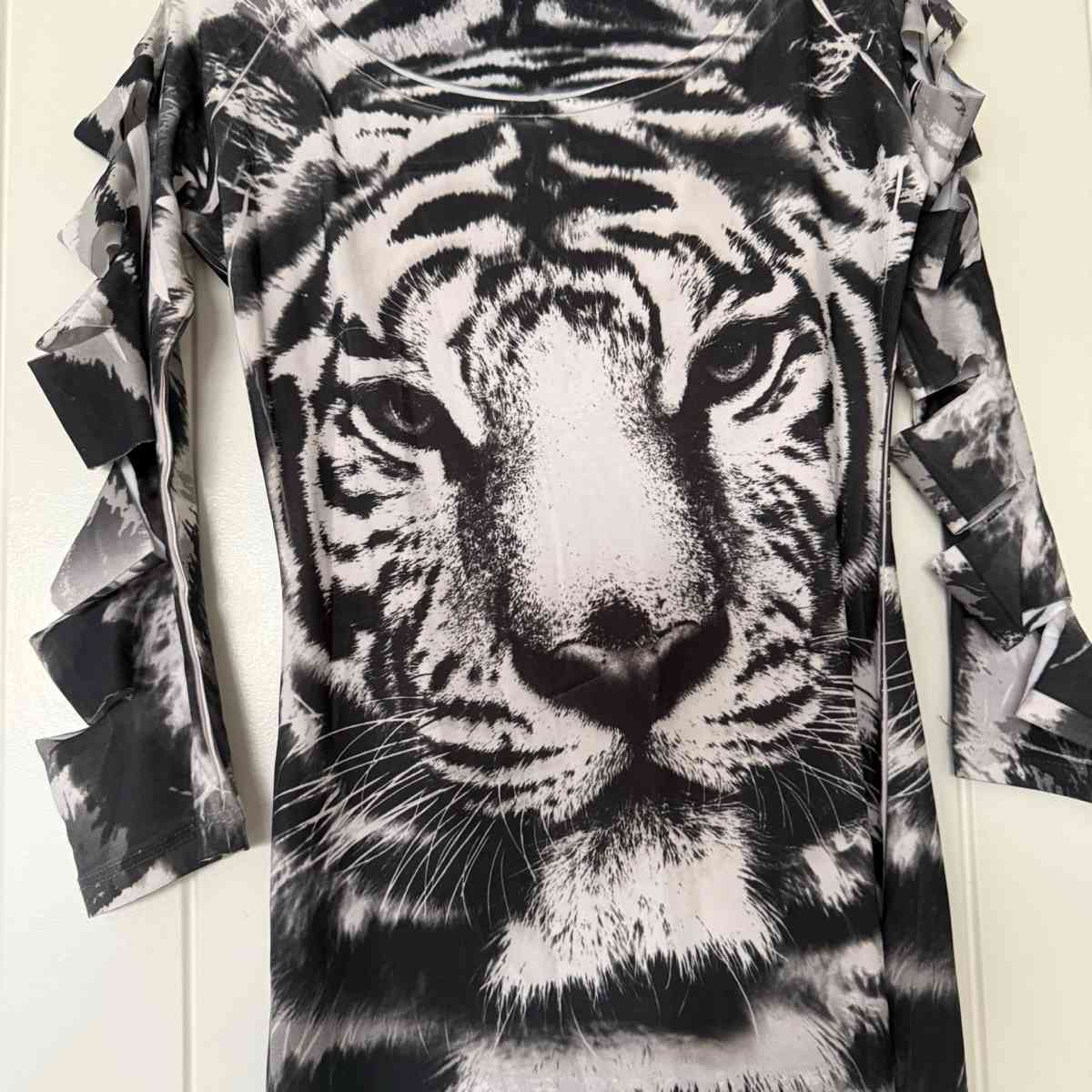 Black  White Tiger Print Bodycon Dress with Ladder CutOut Sl