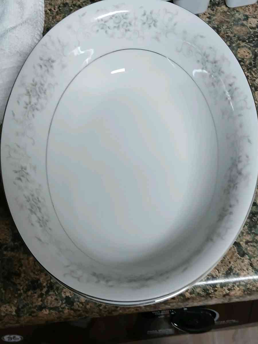 Camelot China Carousel 1315 is a twentyfourpi2307 Camelot Ca