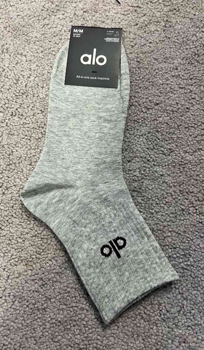 ALO Yoga Half Crew Socks unisex Medium